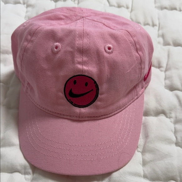 Nike Infant Pink Adjustable Hat with Smiley Face - Picture 1 of 4